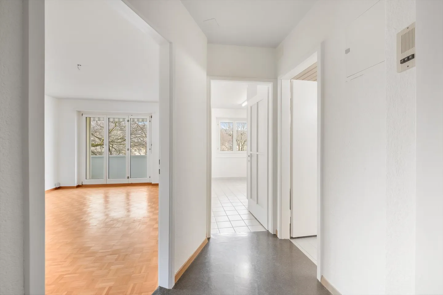 Charming - close to the center - Your new home! - Photo 4 of 10