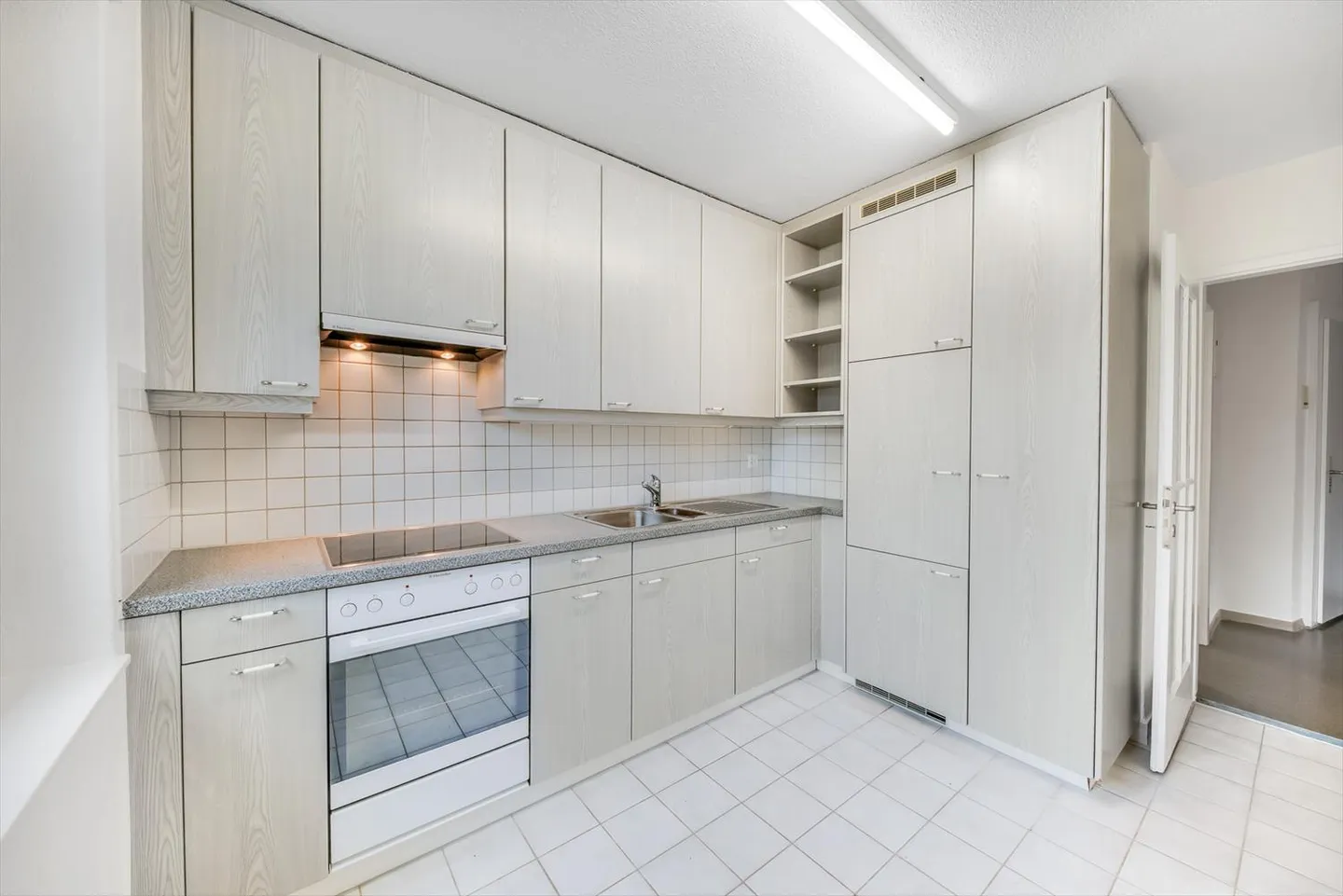 Charming - close to the center - Your new home! - Photo 8 of 10