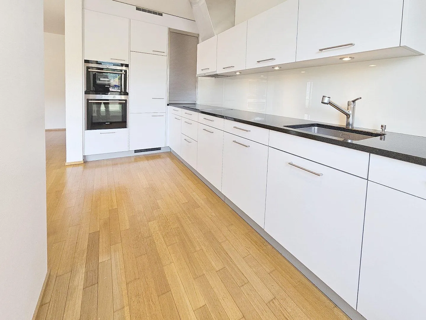 Well-maintained, quiet and central 3.5-room penthouse apartment - Photo 2 of 18
