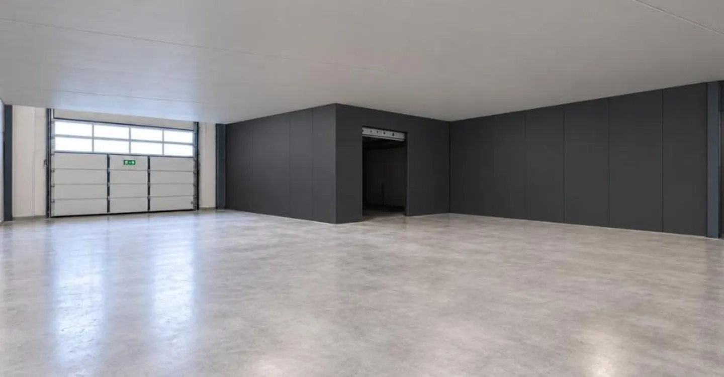 Espace Commercial Moderne à Sion - Photo 1 sur 4