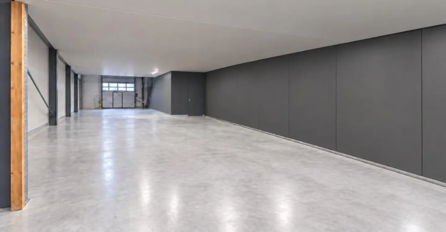 Espace Commercial Moderne à Sion - Photo 2 sur 4
