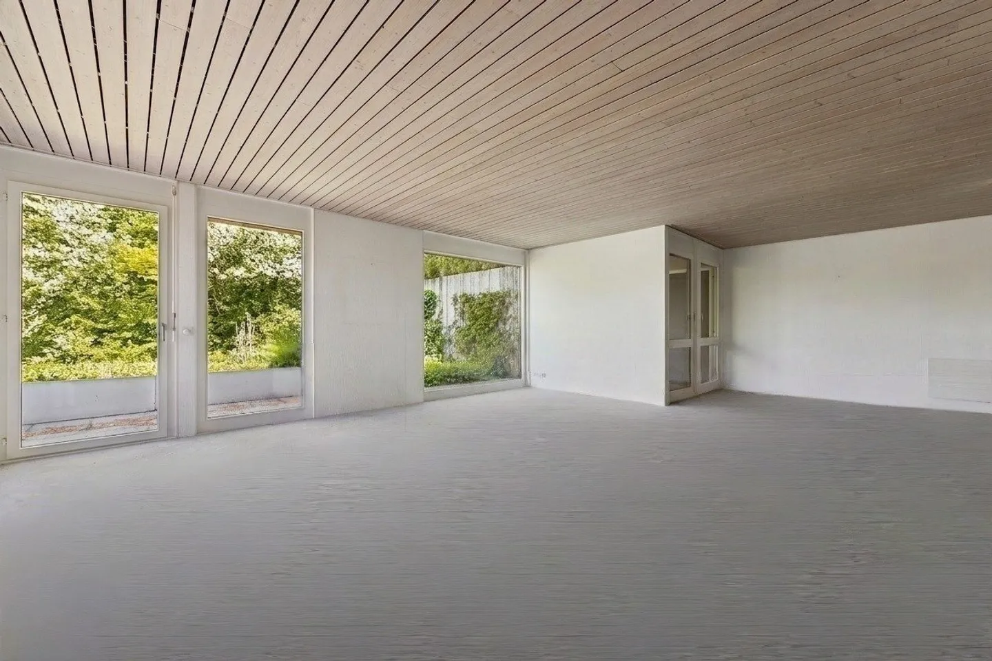 Spacious Terrace Apartment - Photo 5 of 13