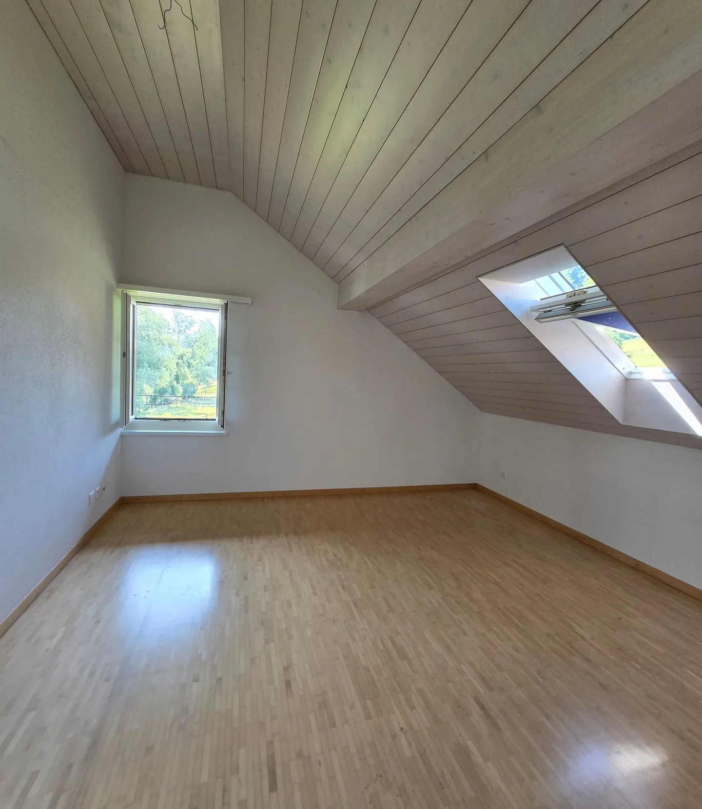 Beautiful attic apartment in a quiet location in Belp for rent - Photo 6 of 8