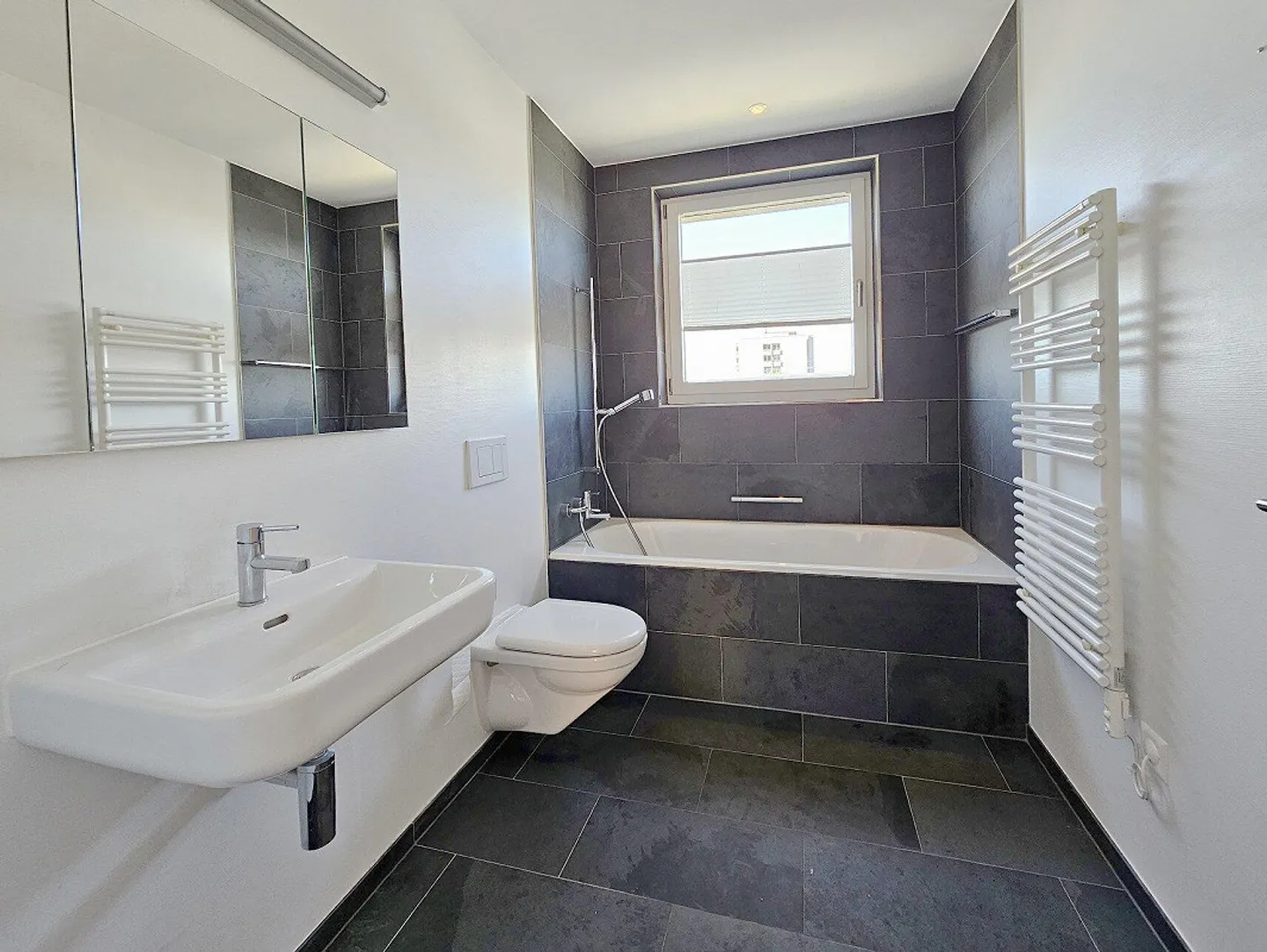 Well-maintained, quiet and central 3.5-room penthouse apartment - Photo 11 of 18