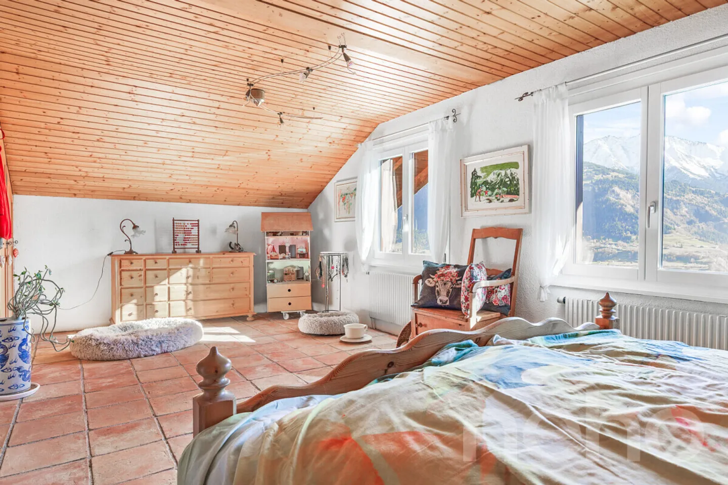 Charming chalet with incomparable views in Ruschein GR - Photo 8 of 12