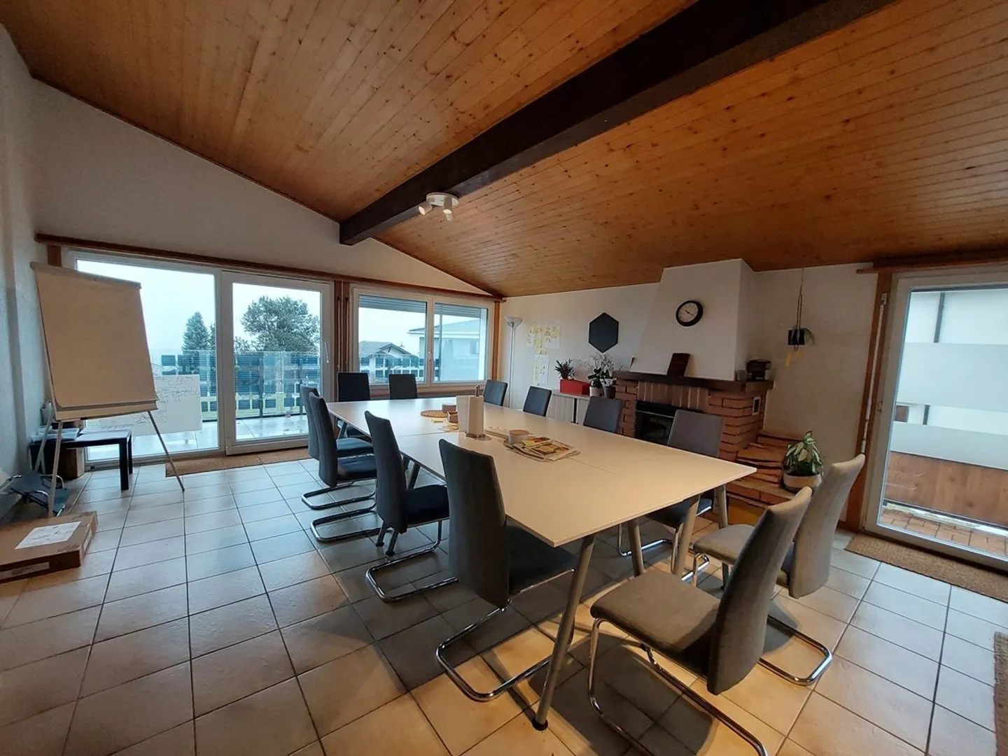 Maison comprenant deux appartements indépendants ainsi que des bureaux - Photo 3 sur 11