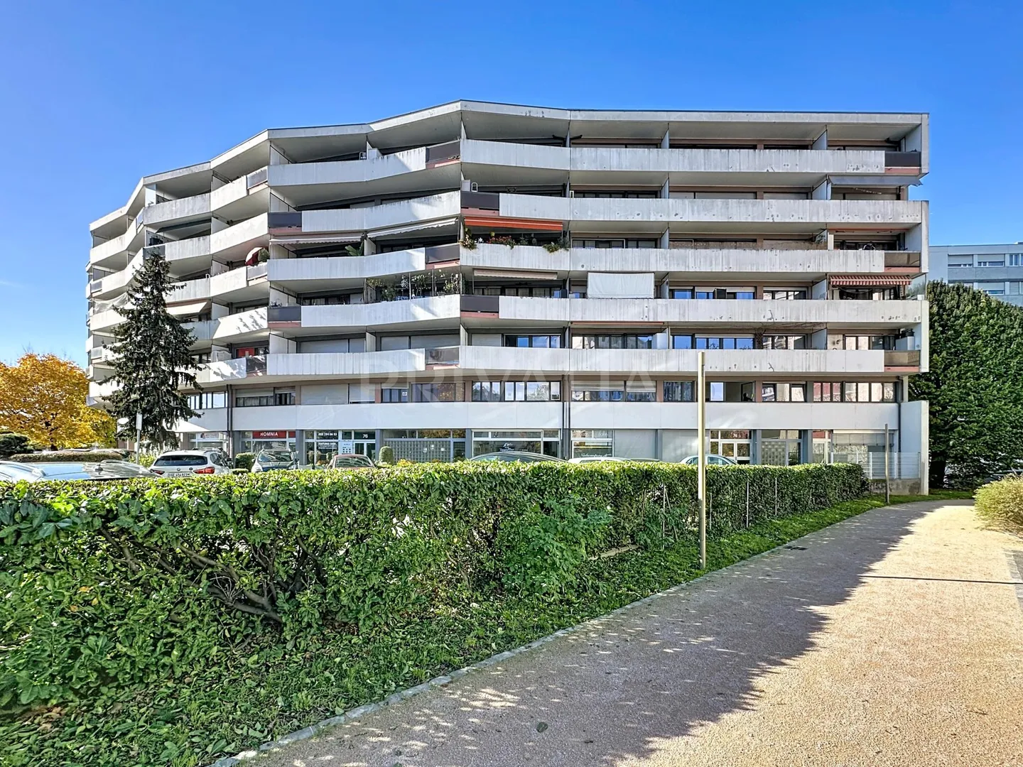 Nouvelle opportunité : Arcade de passage, emplacement stratégique ! - Photo 1 sur 7