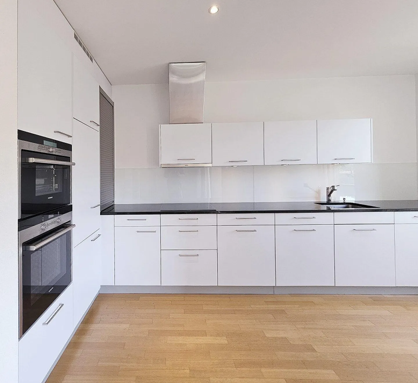 Well-maintained, quiet and central 3.5-room penthouse apartment - Photo 16 of 18