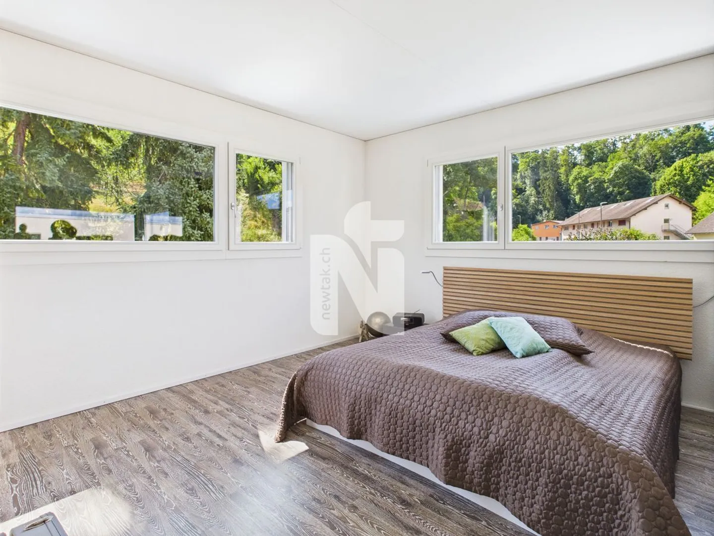 Quiet, modern, light-flooded, with large balcony, terrace, garden and carport - Photo 9 of 13