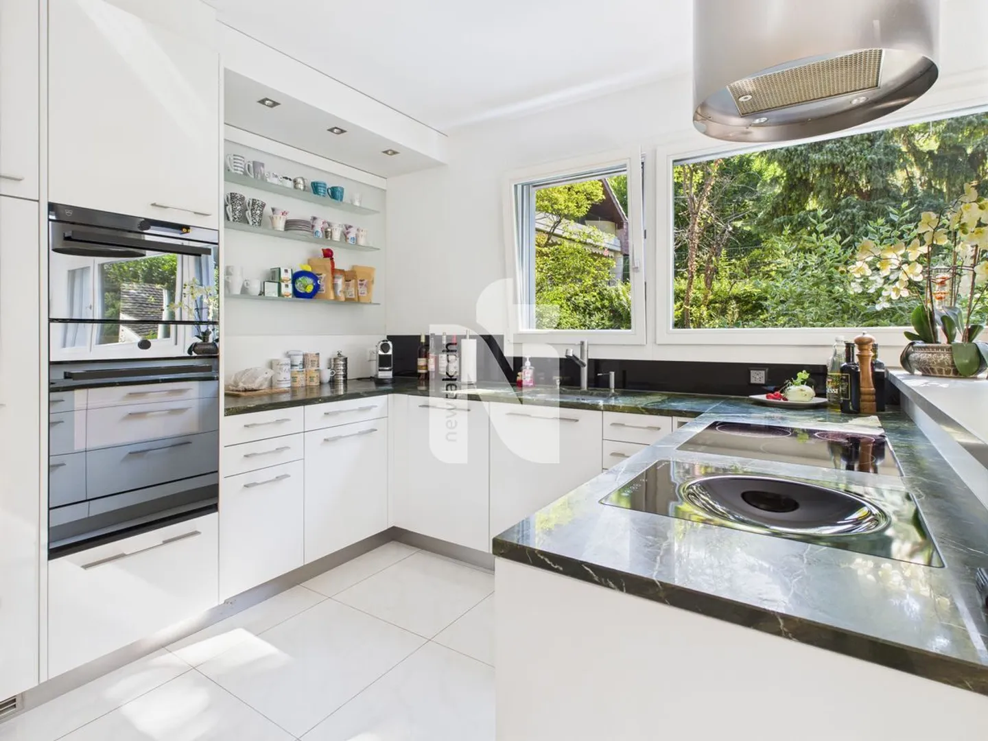 Quiet, modern, light-flooded, with large balcony, terrace, garden and carport - Photo 5 of 13