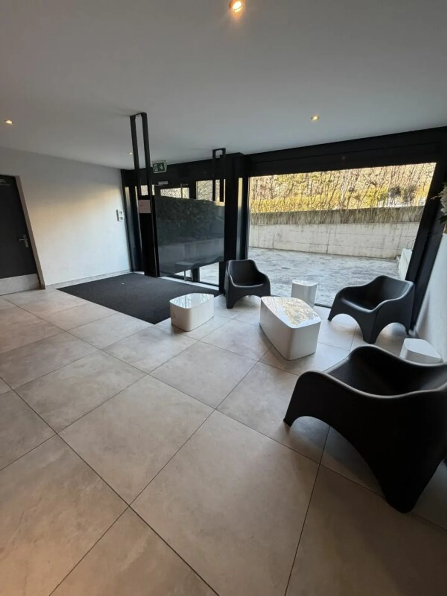 Spacious Duplex Apartment with Terrace - Photo 2 of 31