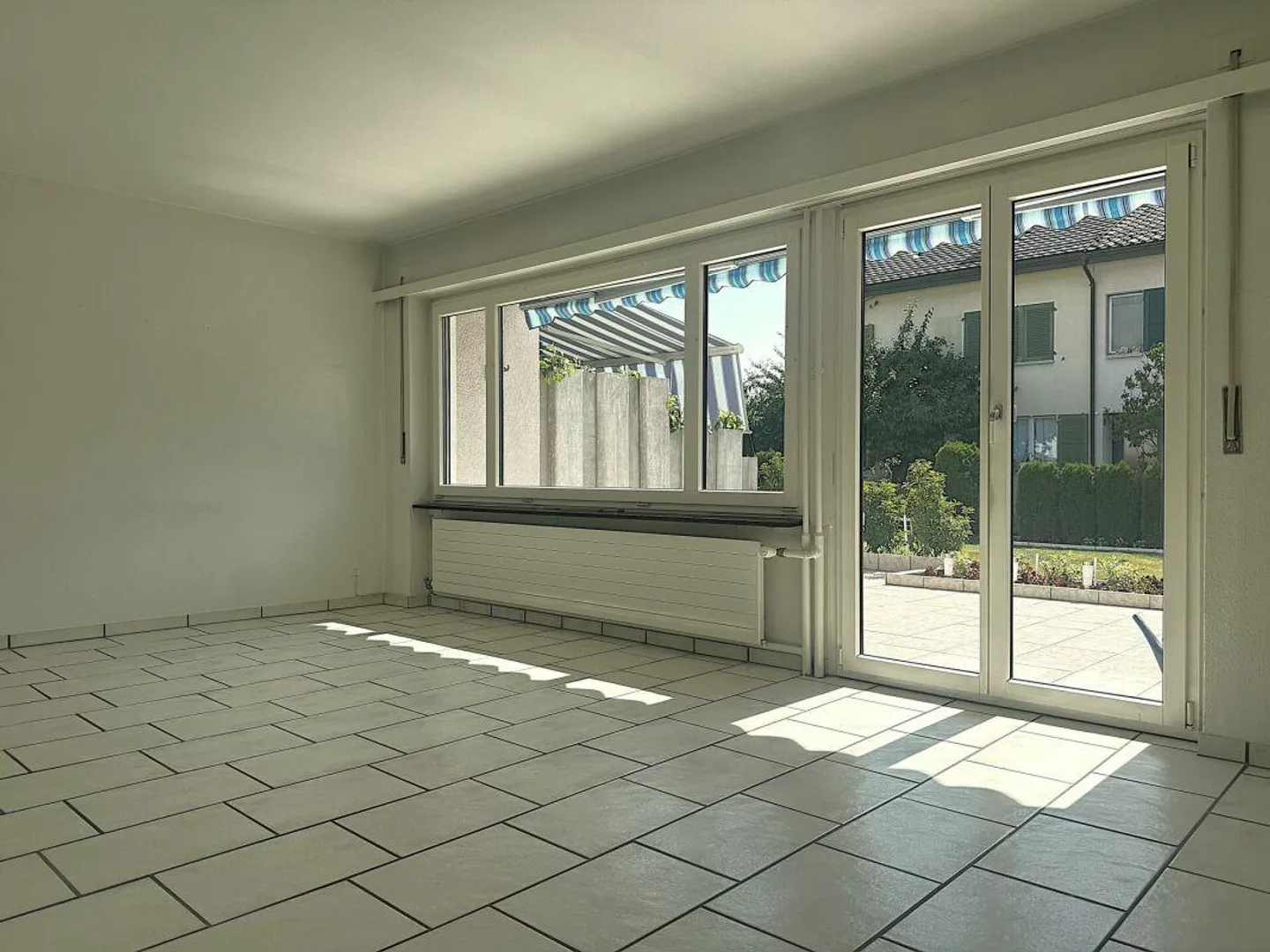 Ein eigenes Haus. Ein eigener Garten. Einfach etwas Gäbigs. - Foto 3 di 15