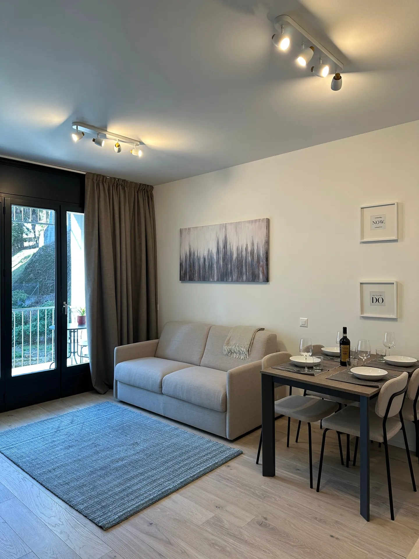 2.5 Rooms Near the Center - Photo 3 of 10