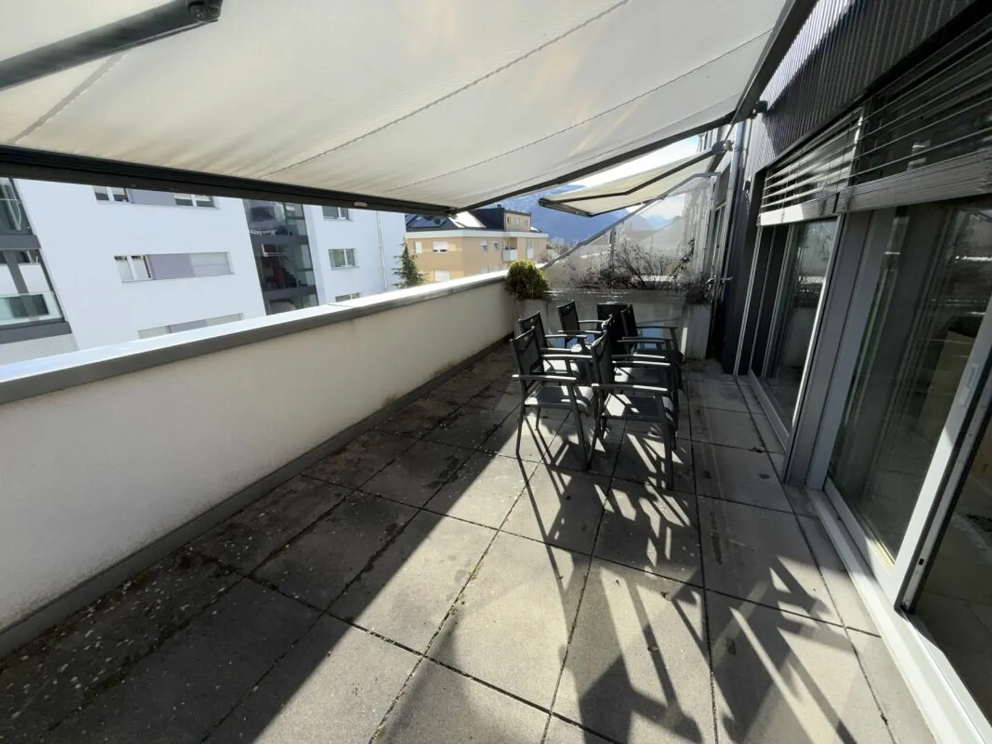 Spacious Duplex Apartment with Terrace - Photo 24 of 31