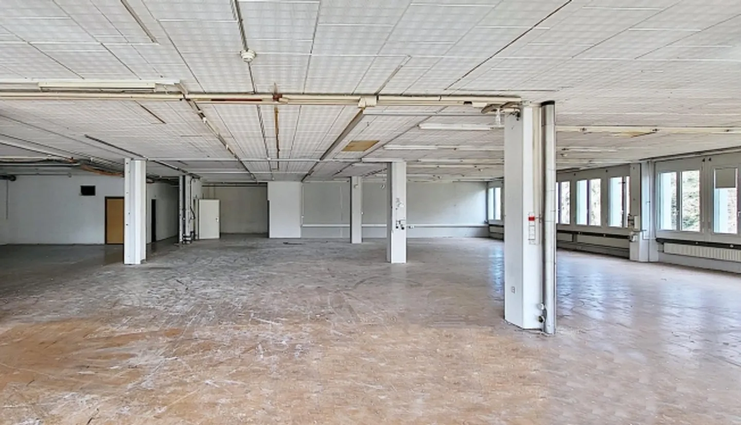 "Sehr helle Gewerbefläche im 1.OG direkt bei Warenlift!" - Foto 3 von 5