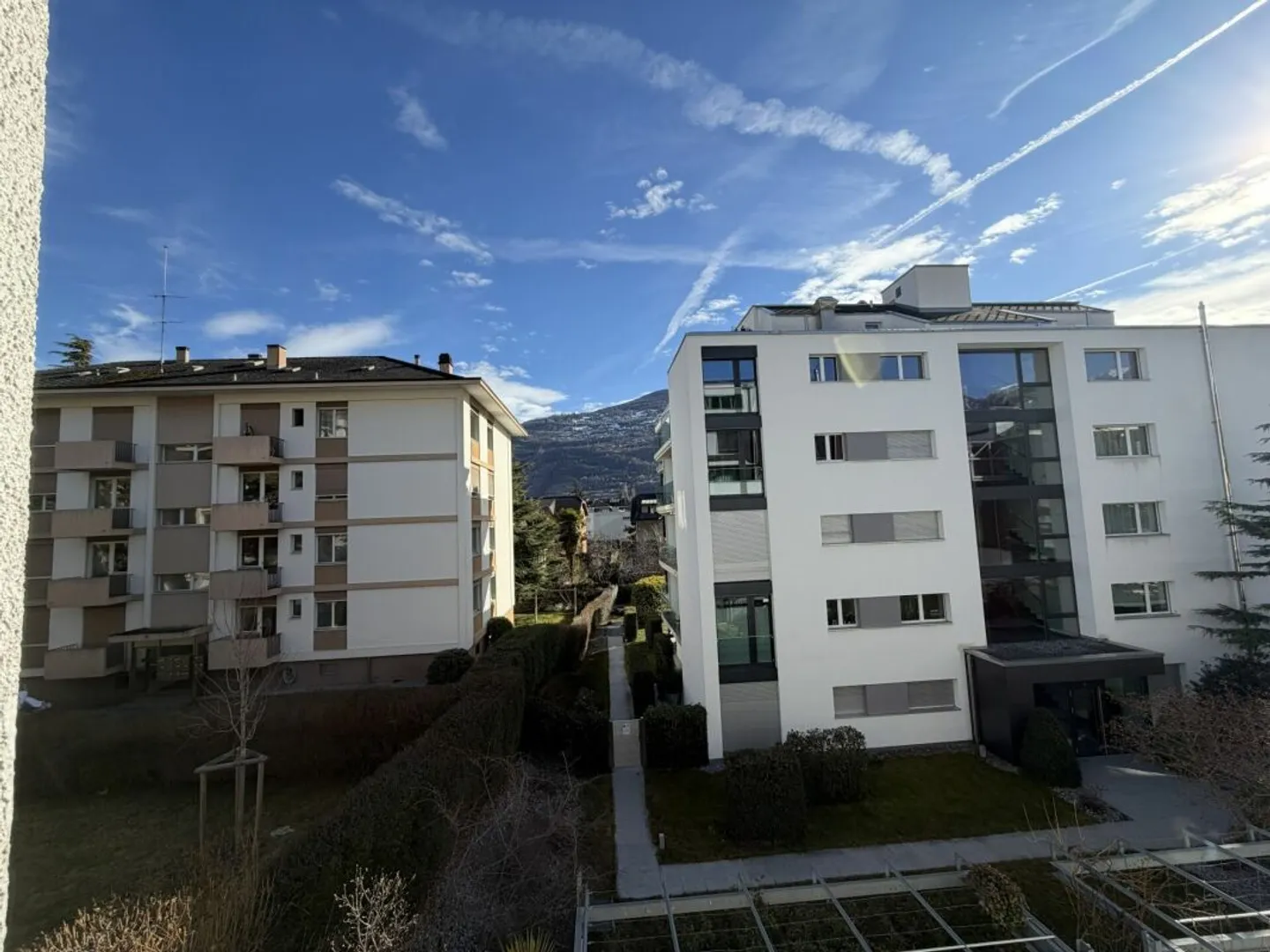 Spacious Duplex Apartment with Terrace - Photo 26 of 31