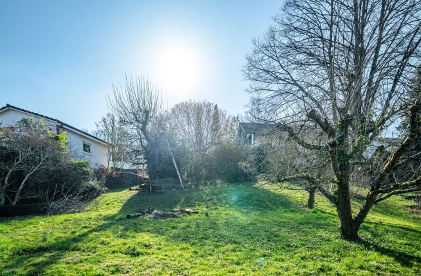 925 m² Terreno edificabile in una posizione idilliaca in pendenza con grande potenziale - Foto 7 di 8