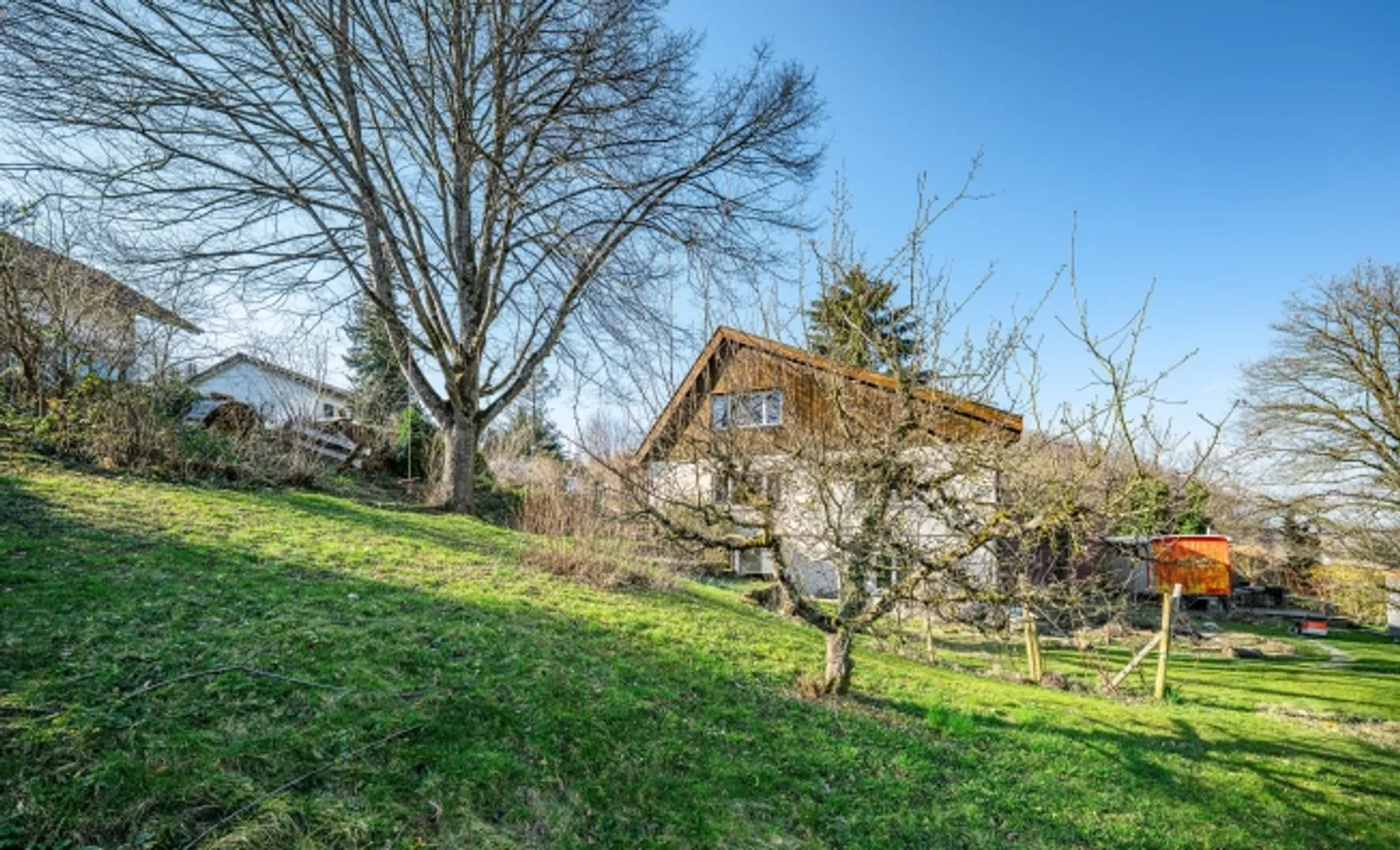 925 m² Terreno edificabile in una posizione idilliaca in pendenza con grande potenziale - Foto 6 di 8