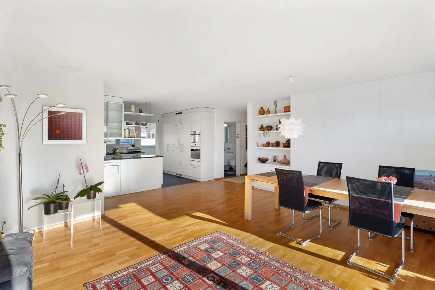 Appartement en attique avec vue sur le lac et les montagnes - Photo 3 sur 23