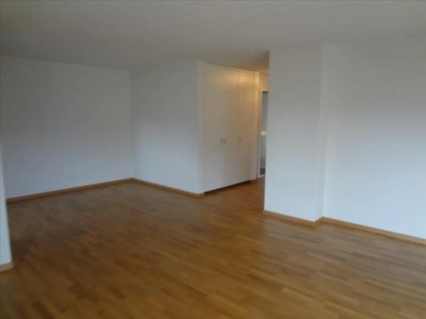 Appartamento attraente di 3,5 stanze con balcone in posizione centrale a Spiez - Foto 9 di 12