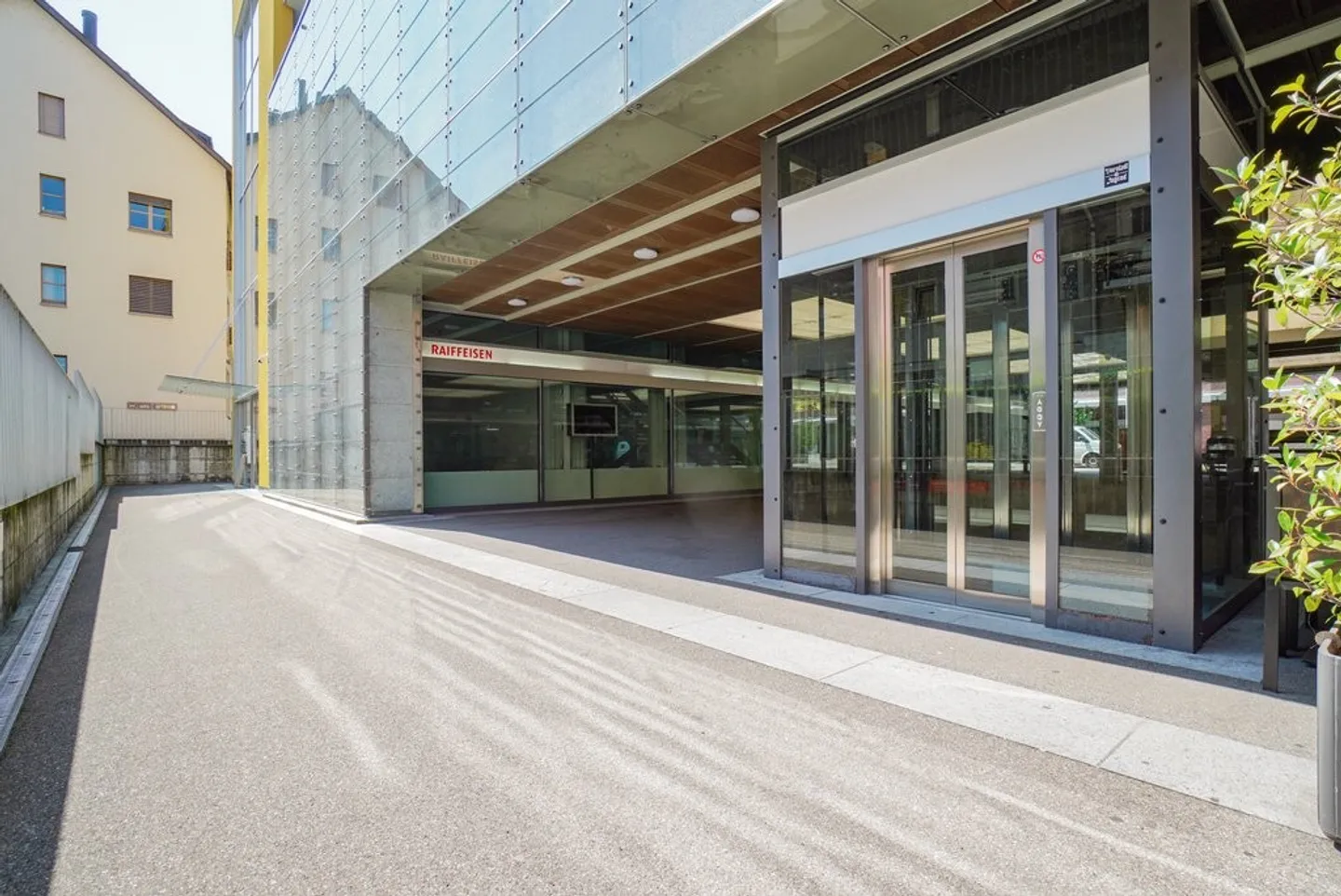 Espace de bureau spacieux à Dübendorf - Photo 1 sur 12