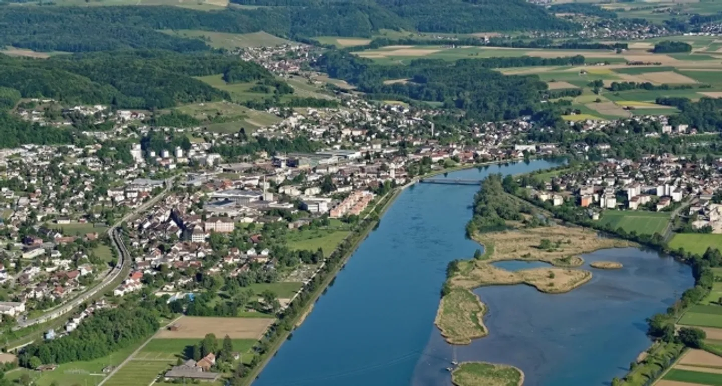 Penthouse luxueux de 4,5 pièces à vendre dans un emplacement ensoleillé à Böttstein - Photo 6 sur 12