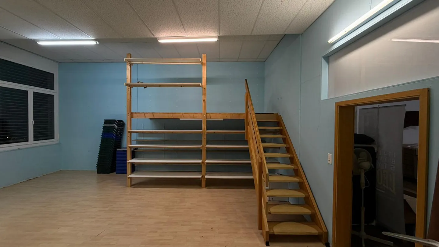 Gewerberaum mit LKW-Rampe - Foto 2 von 3