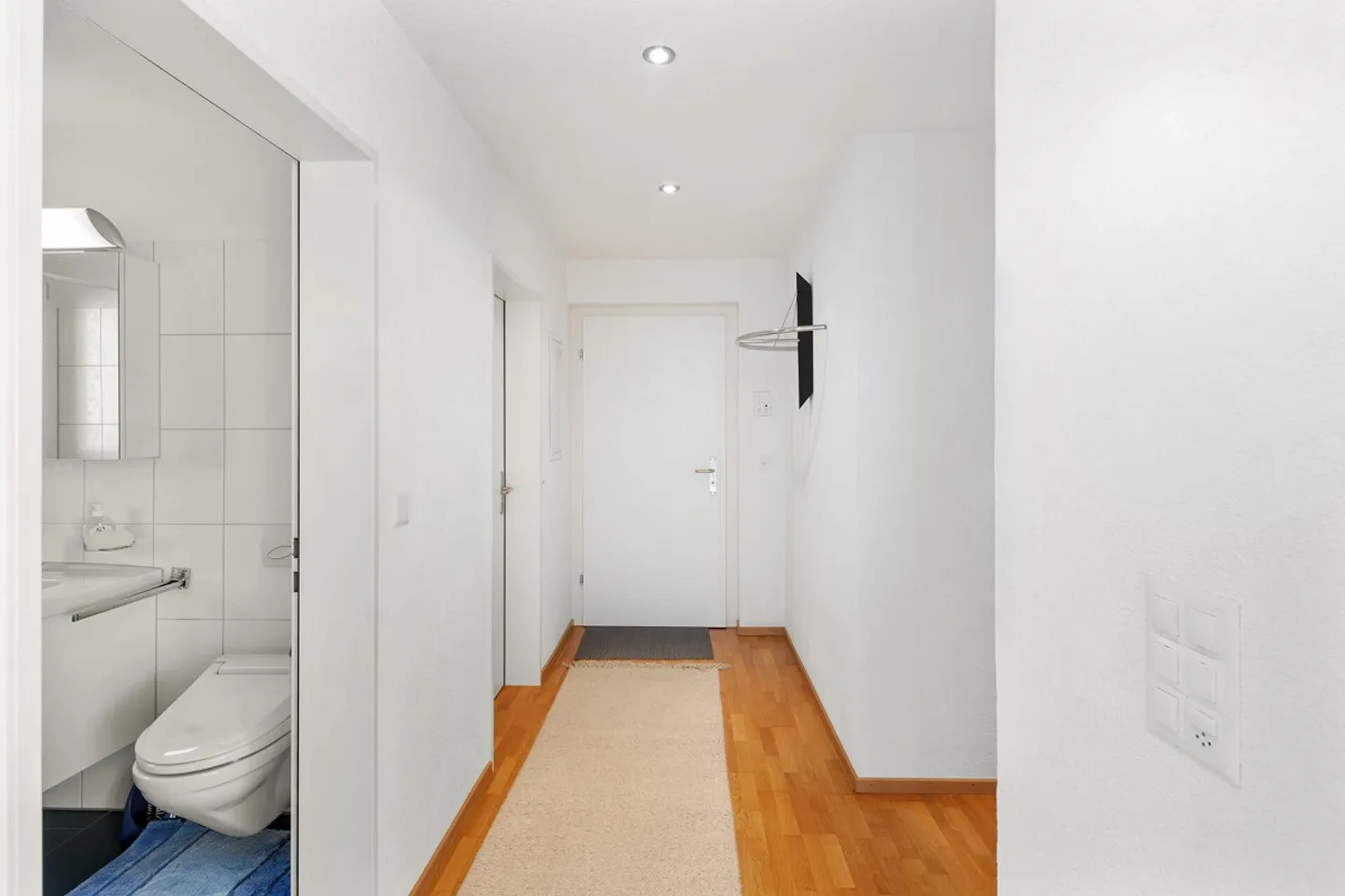 Appartement en attique avec vue sur le lac et les montagnes - Photo 8 sur 23