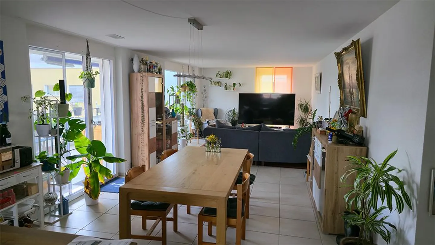 Cercasi nuovo inquilino: Appartamento luminoso e moderno di 4,5 stanze a Fehraltorf - Foto 1 di 19