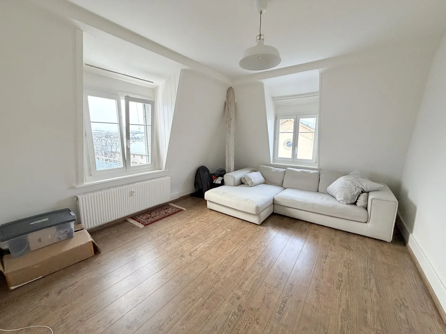 Bright 3-room attic apartment in the heart of Thun - Photo 3 of 7