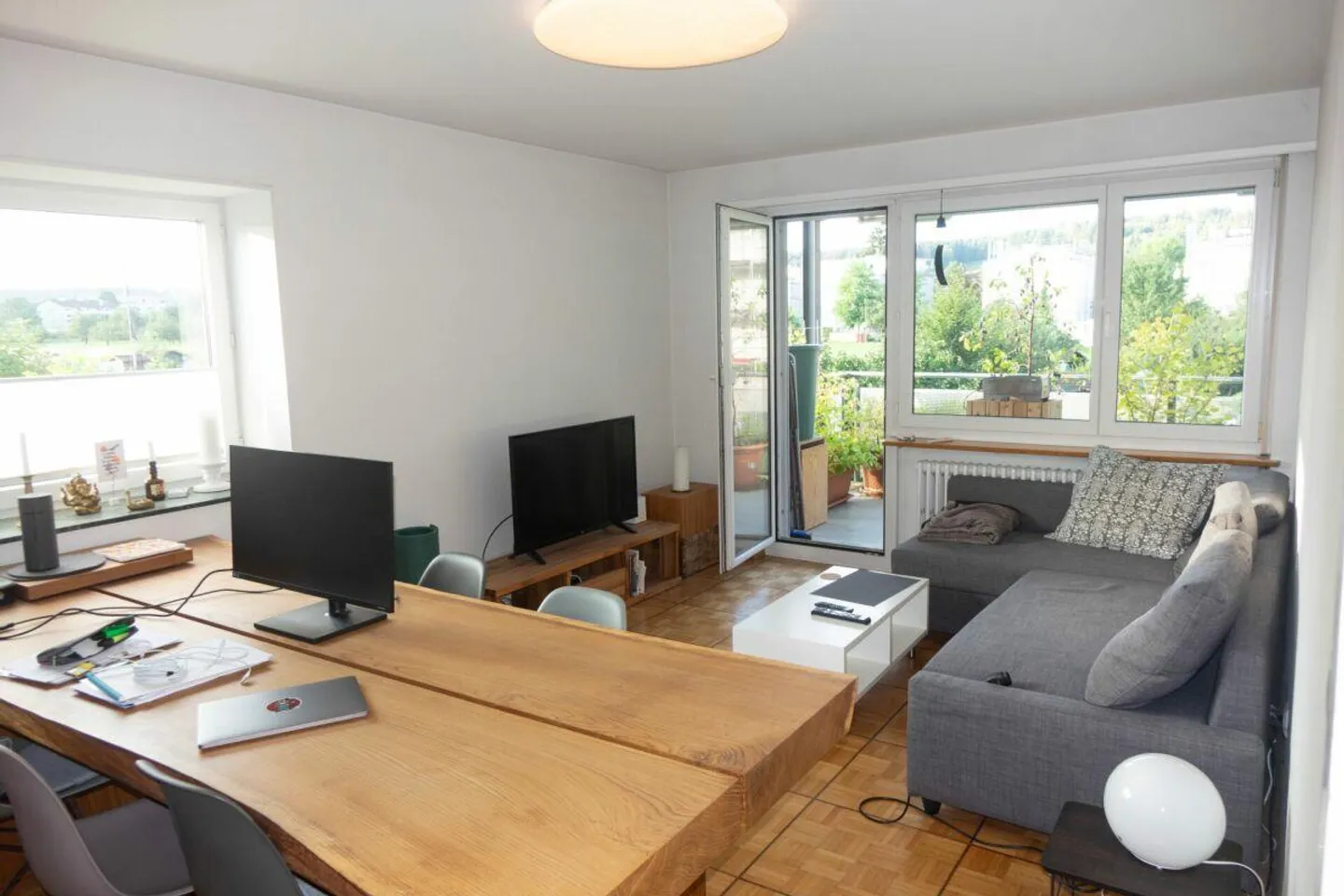 Appartamento luminoso con vista sul verde - Foto 2 di 8