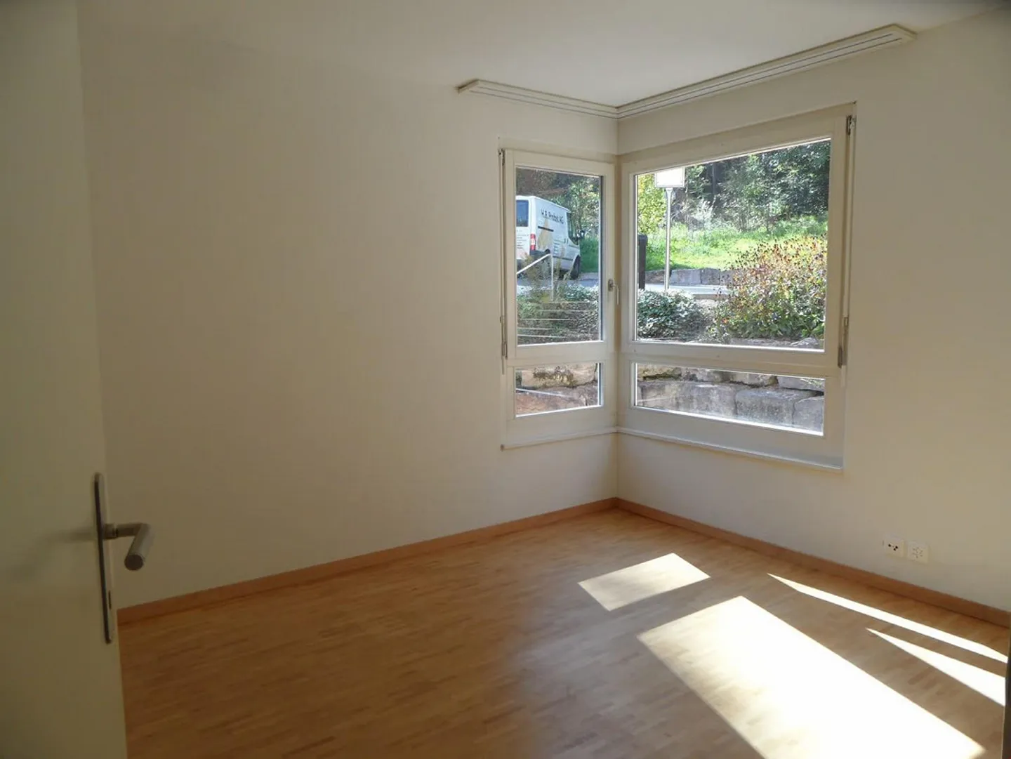 Helle 4.5-Zimmer-Wohnung mit Terrasse und Gartenzugang in Enggistein - Photo 5 sur 8