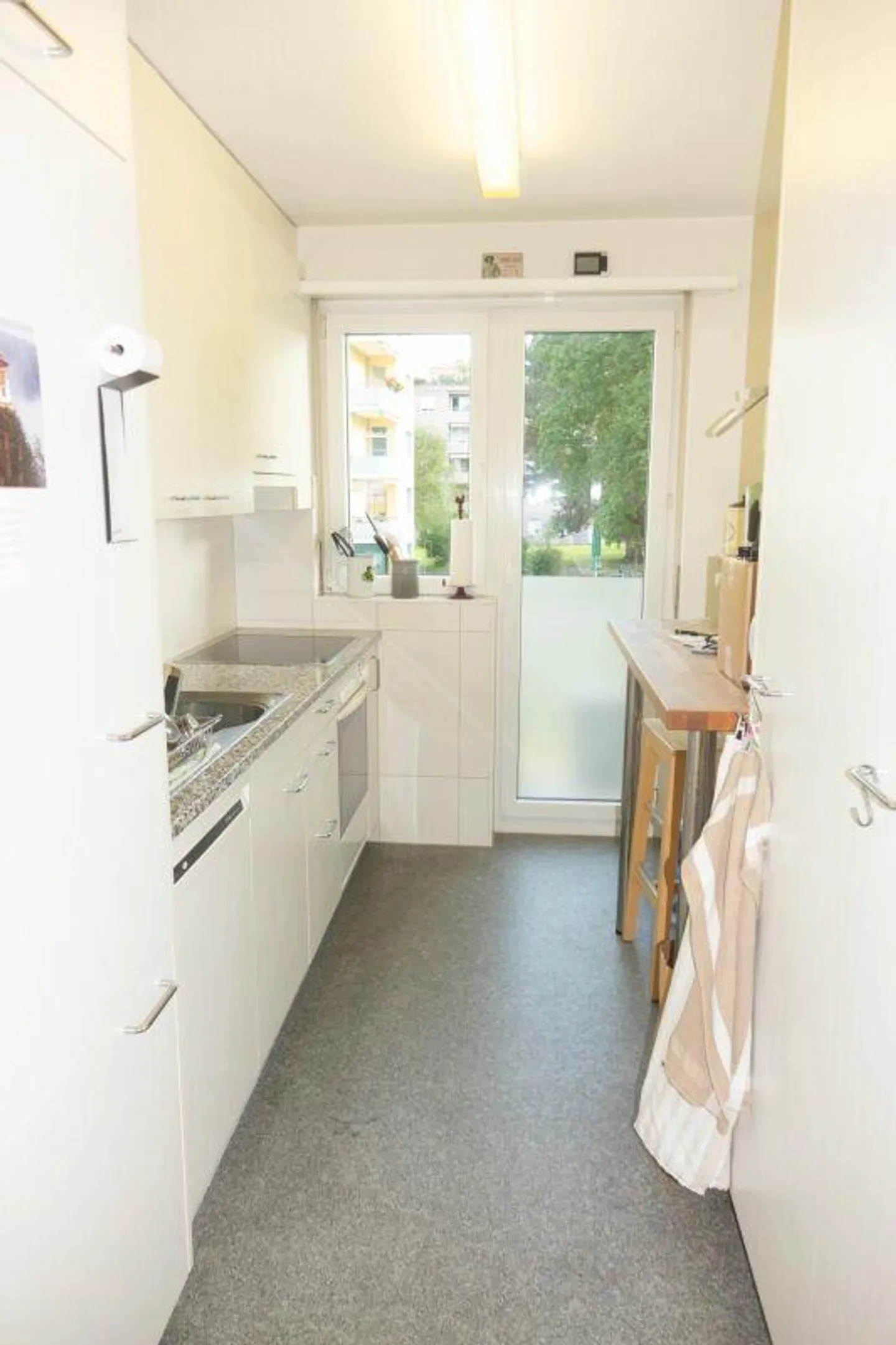 Appartamento luminoso con vista sul verde - Foto 4 di 8