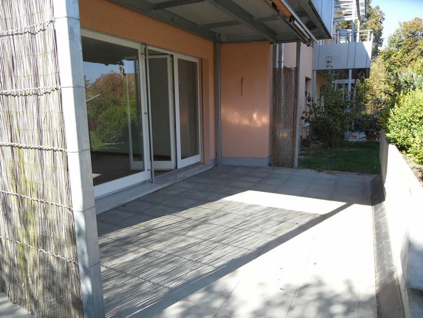 Helle 4.5-Zimmer-Wohnung mit Terrasse und Gartenzugang in Enggistein - Photo 7 sur 8