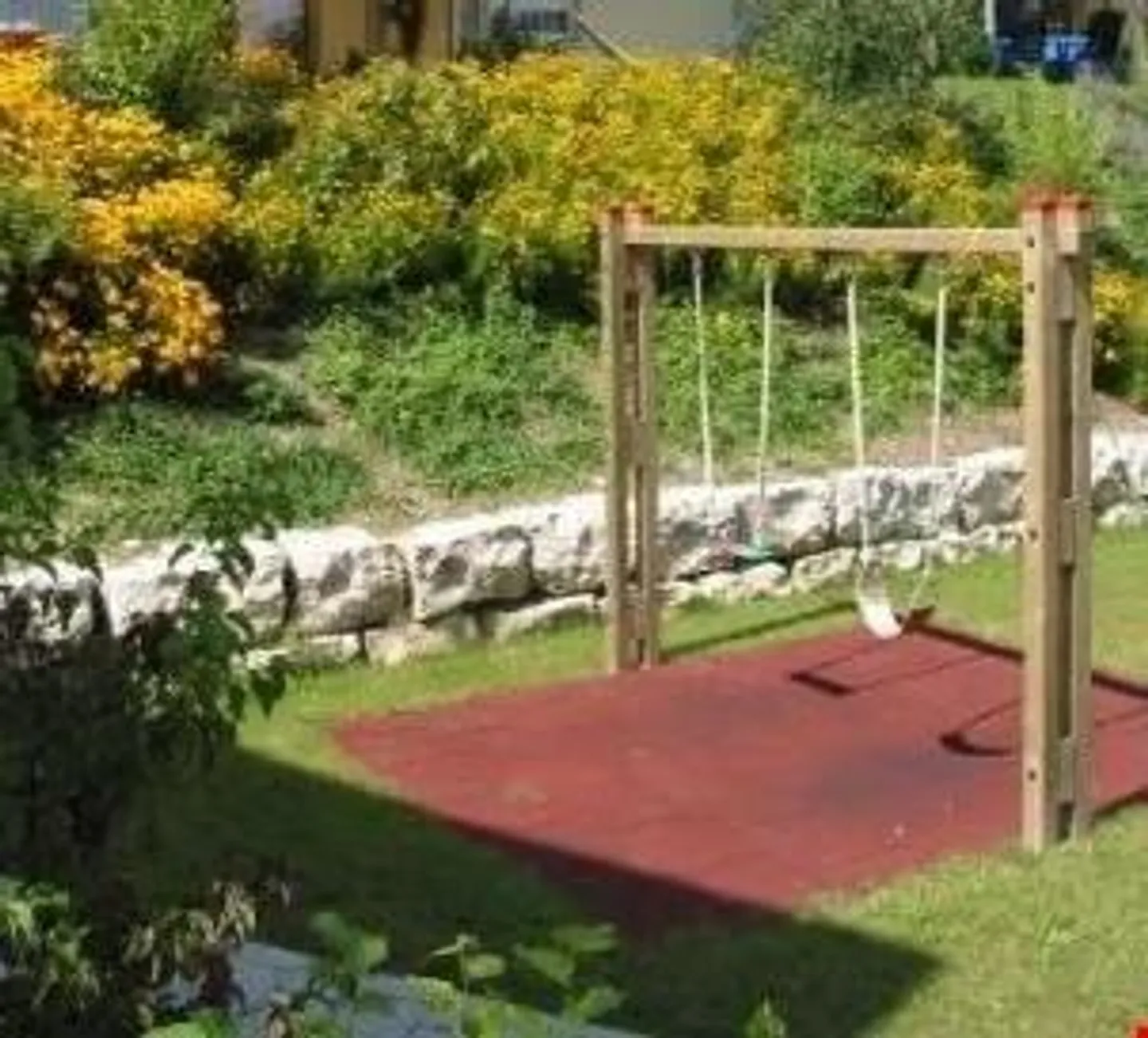 Helle 4.5-Zimmer-Wohnung mit Terrasse und Gartenzugang in Enggistein - Photo 8 sur 8