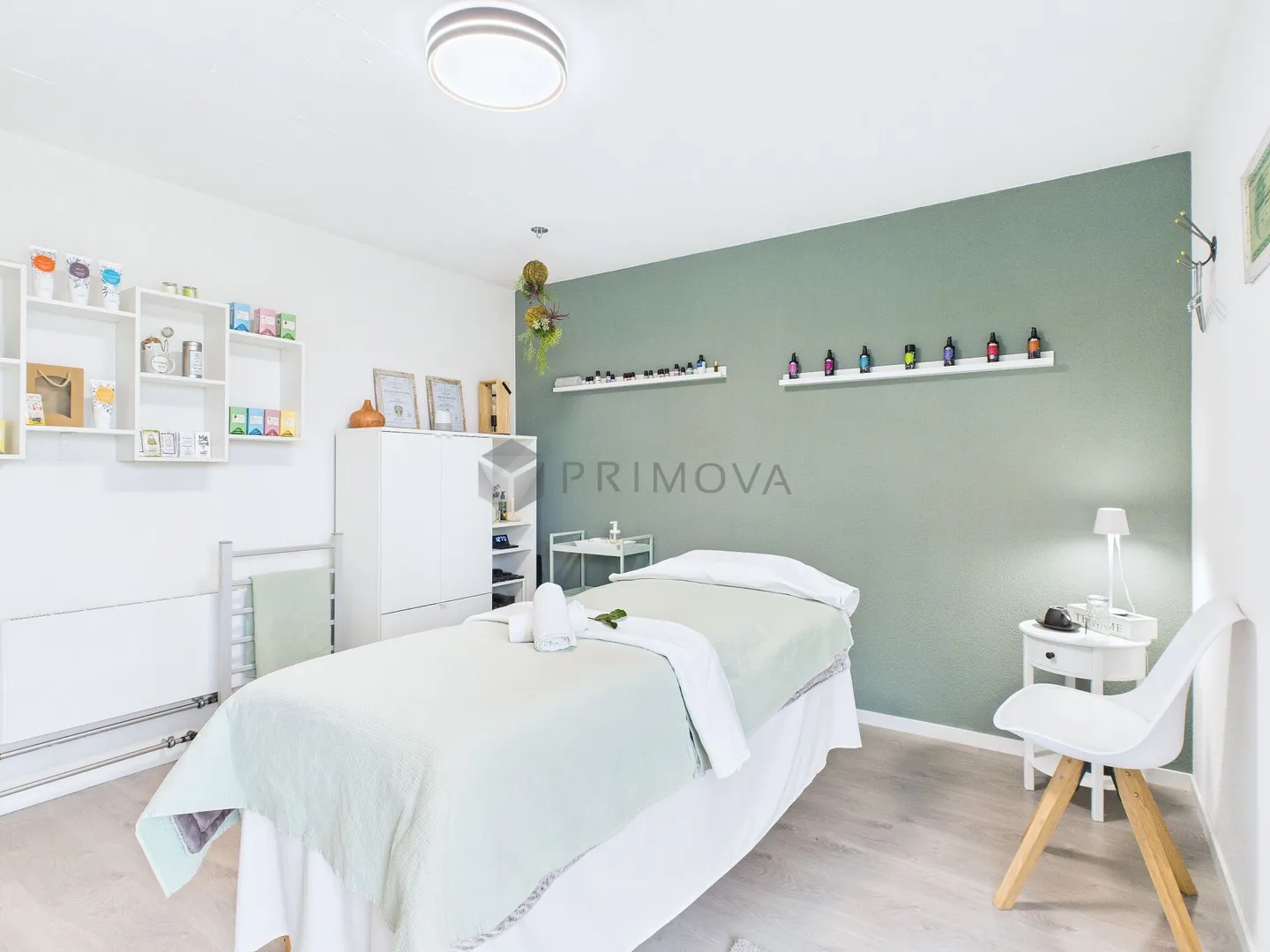 Una casa per tutta la famiglia - circondata da un giardino idilliaco, ampie terrazze e un comfort abitativo tangibile. - Foto 8 di 12