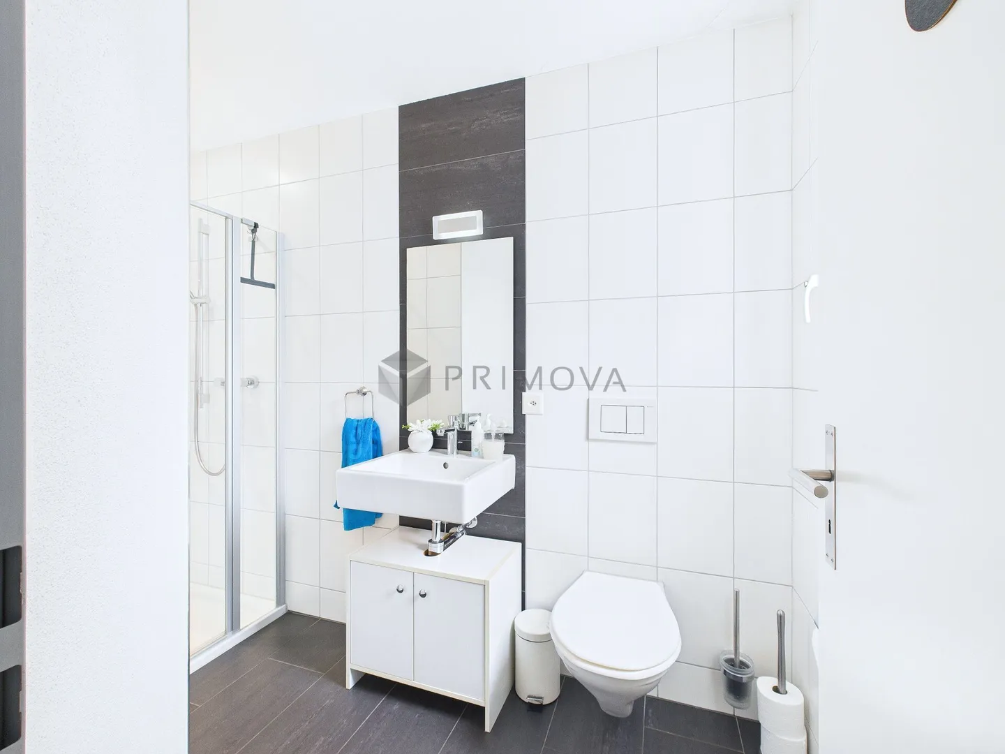 Una casa per tutta la famiglia - circondata da un giardino idilliaco, ampie terrazze e un comfort abitativo tangibile. - Foto 12 di 12