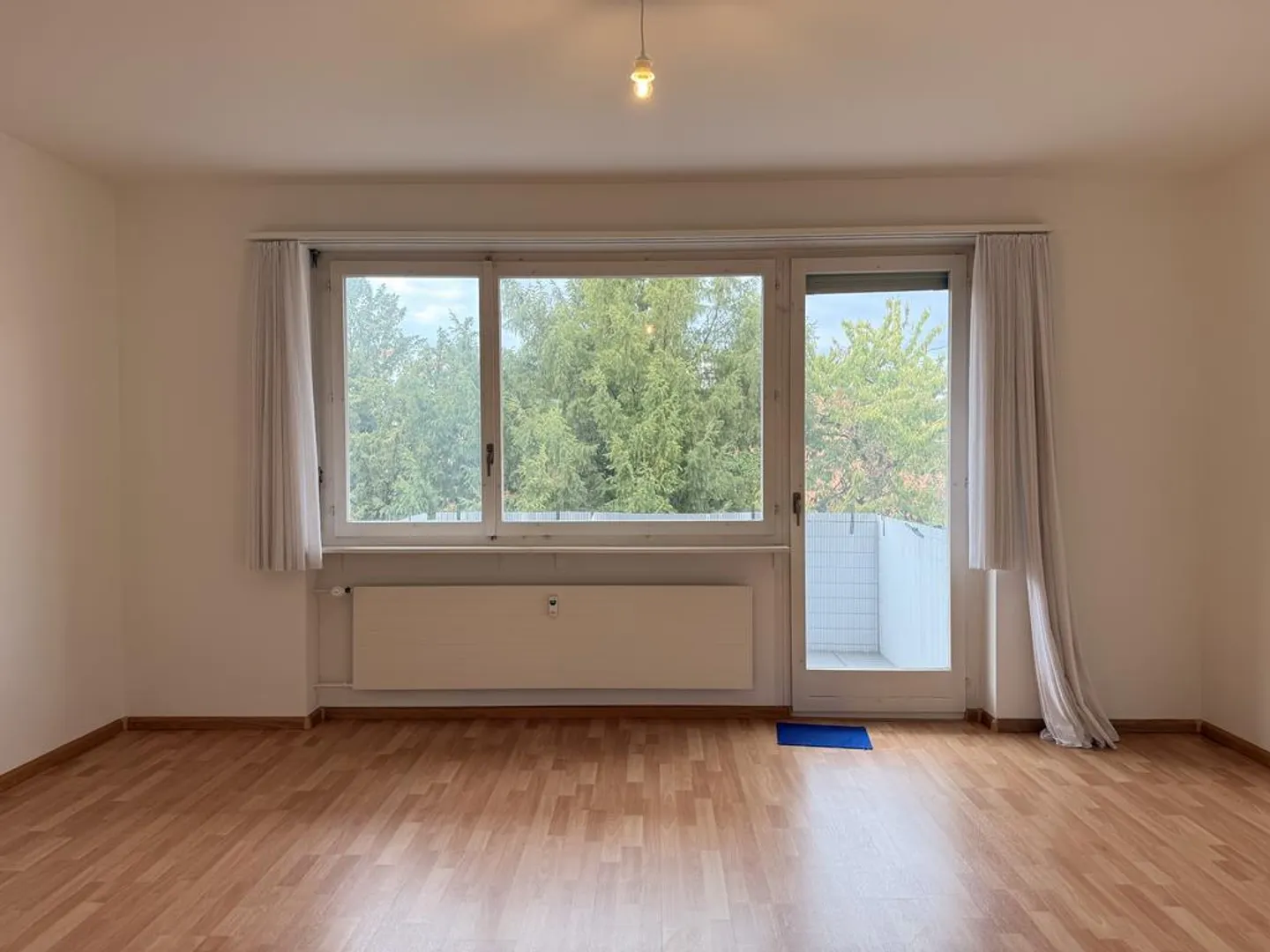 Appartement simple confortable dans un endroit calme - Photo 2 sur 5