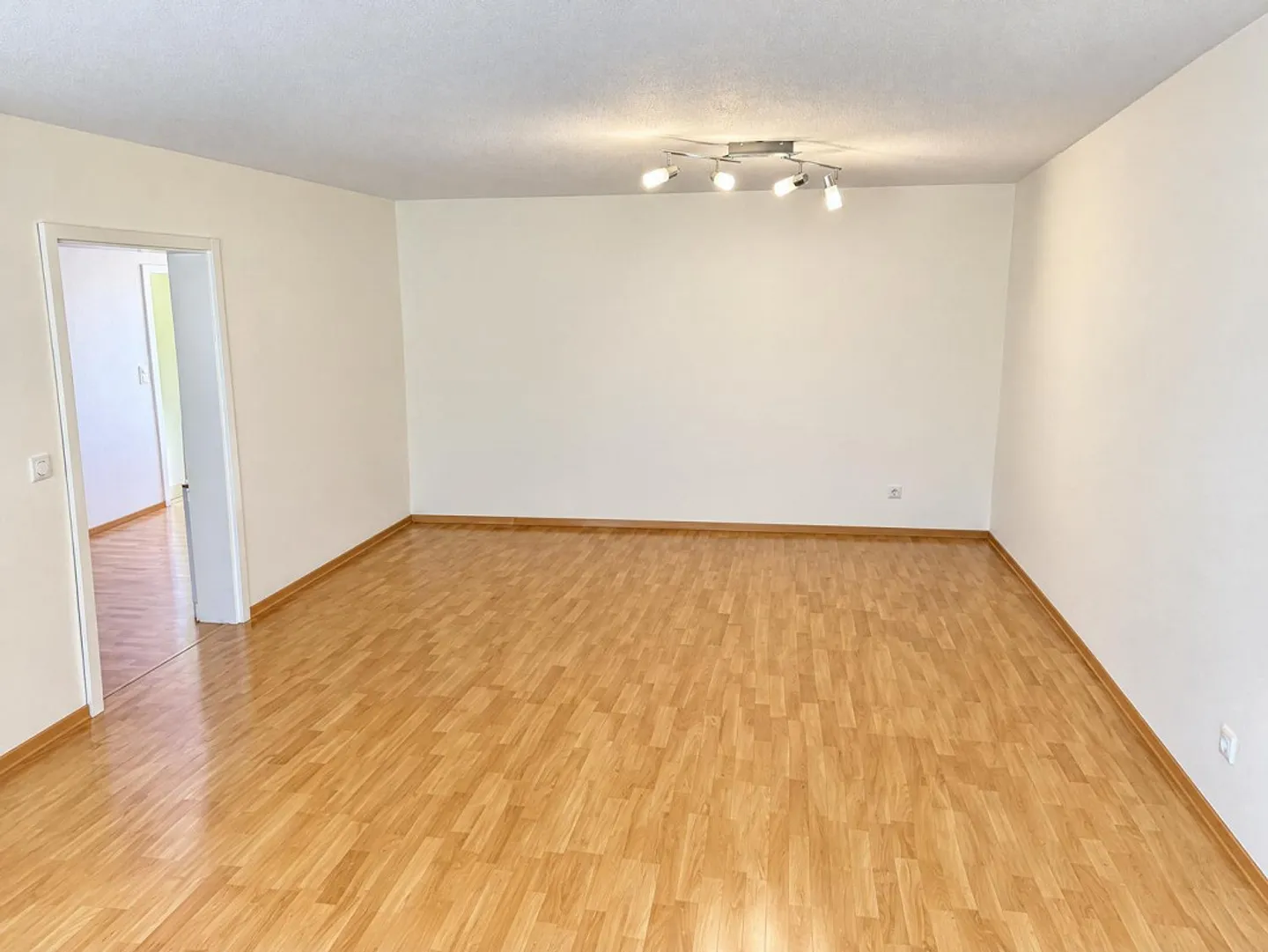 Appartamento affascinante di 4,5 stanze in un quartiere adatto alle famiglie - Foto 5 di 6
