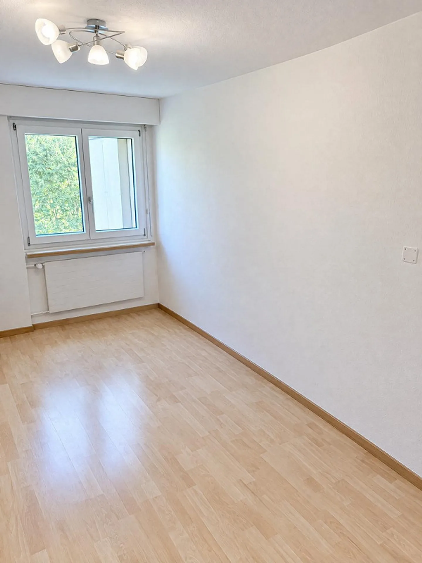 Appartamento affascinante di 4,5 stanze in un quartiere adatto alle famiglie - Foto 6 di 6