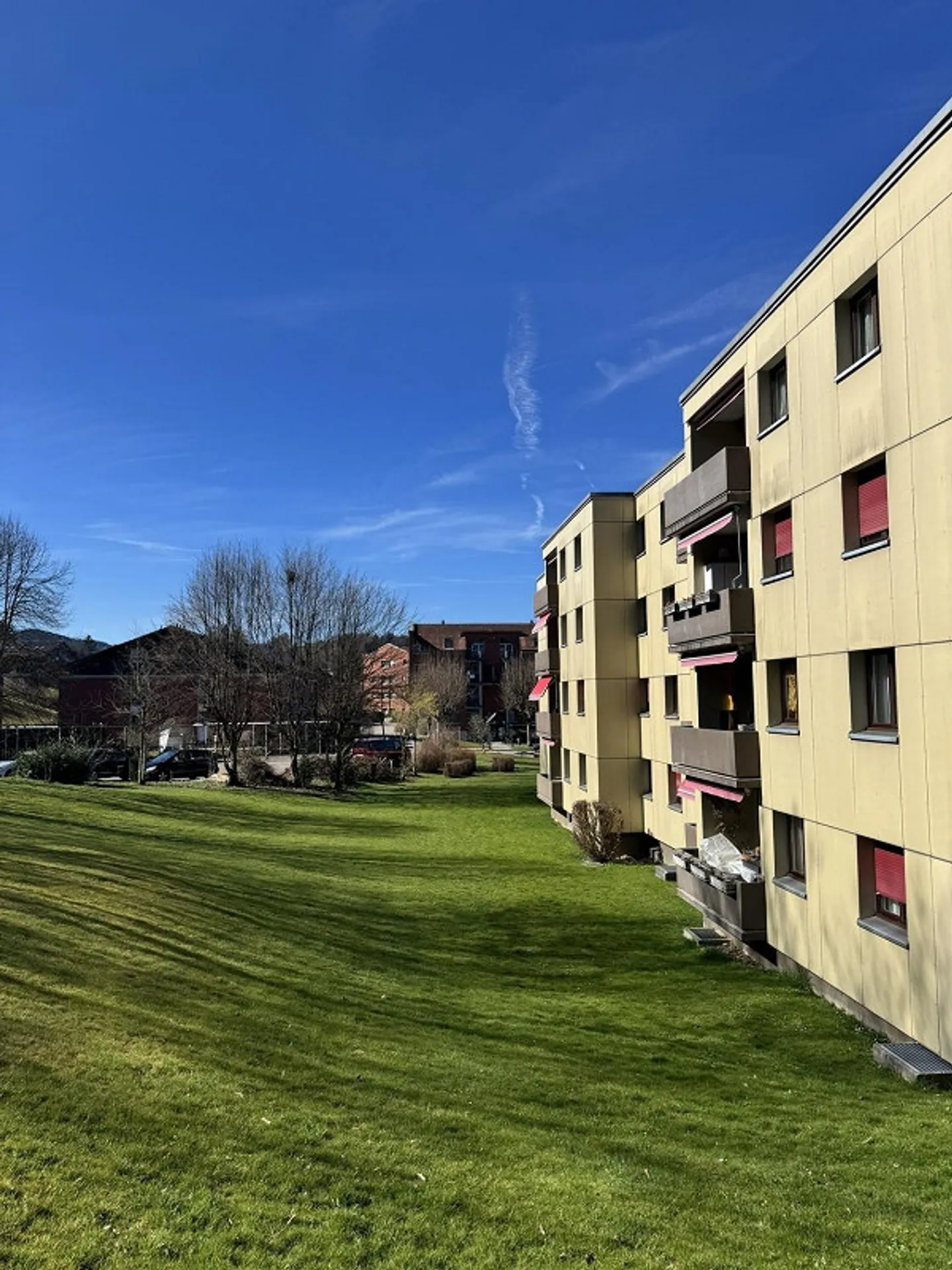 Appartamento affascinante di 4,5 stanze in un quartiere adatto alle famiglie - Foto 1 di 6