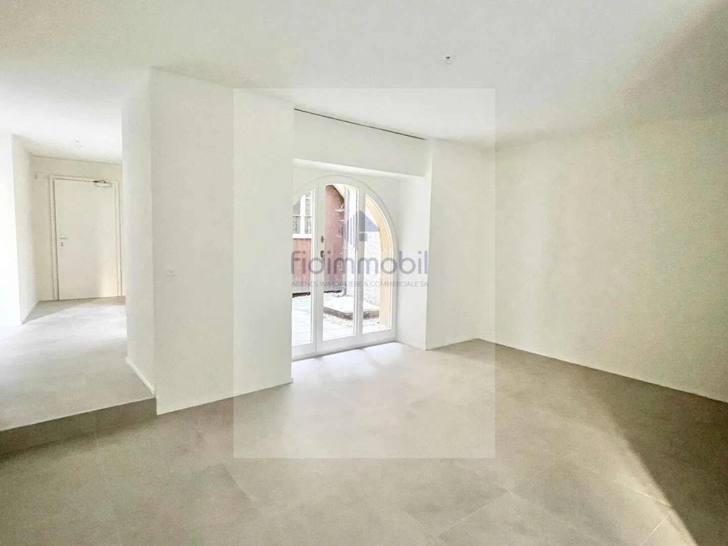 Appartement entièrement rénové au centre-ville  - Photo 1 sur 6