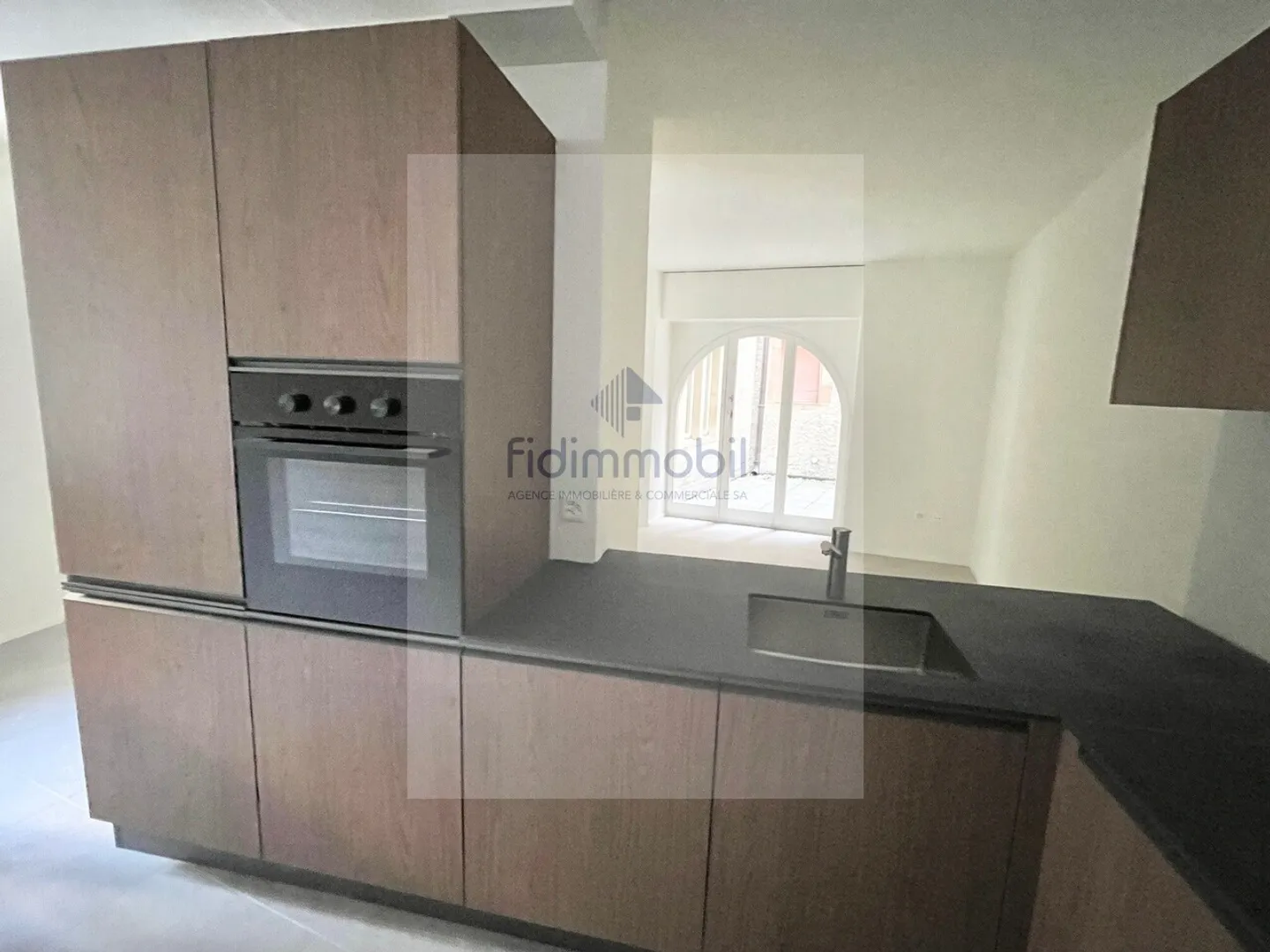 Appartement entièrement rénové au centre-ville  - Photo 2 sur 6