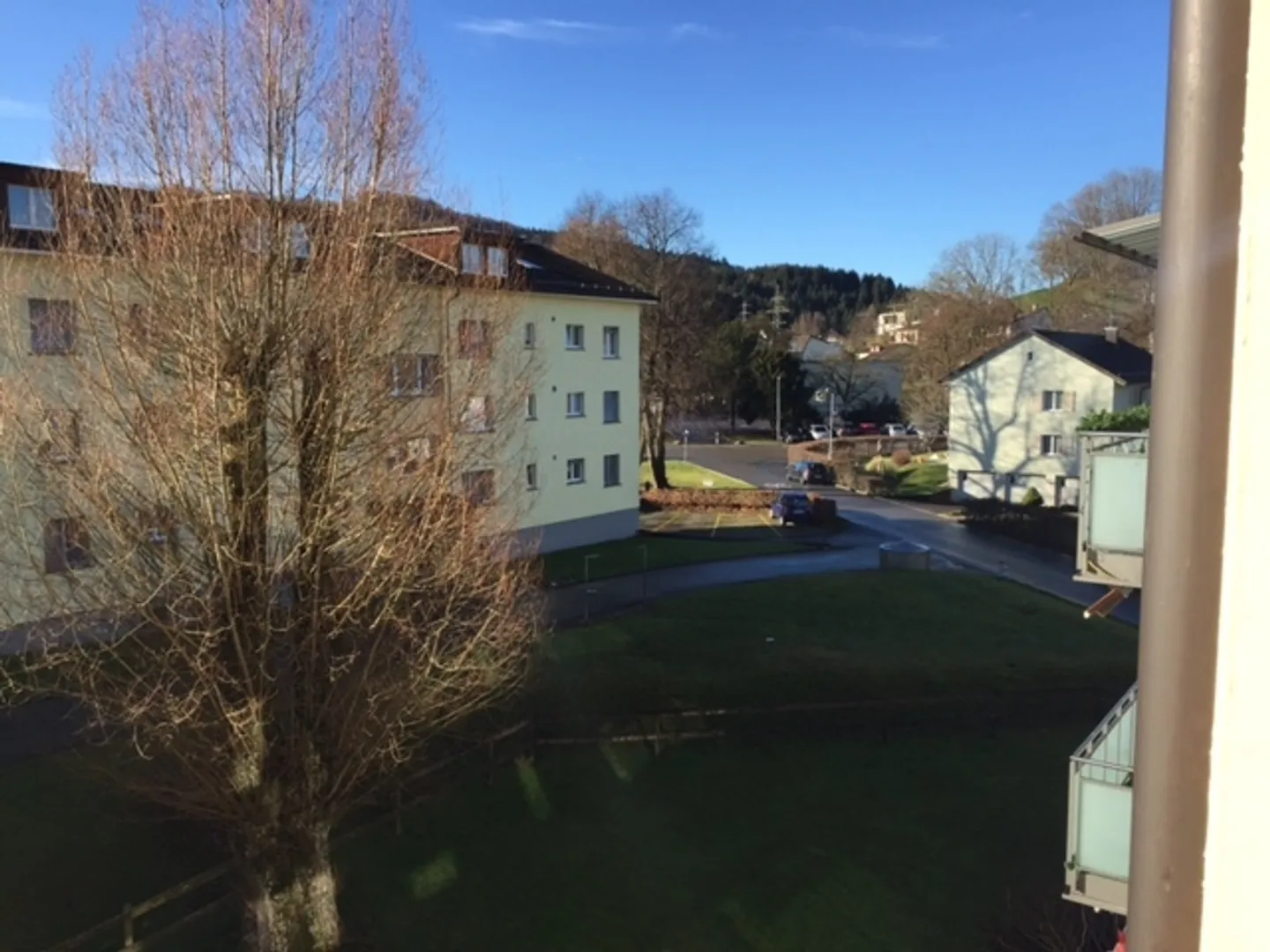 Appartamento di 4,5 stanze situato in posizione tranquilla - Foto 2 di 5