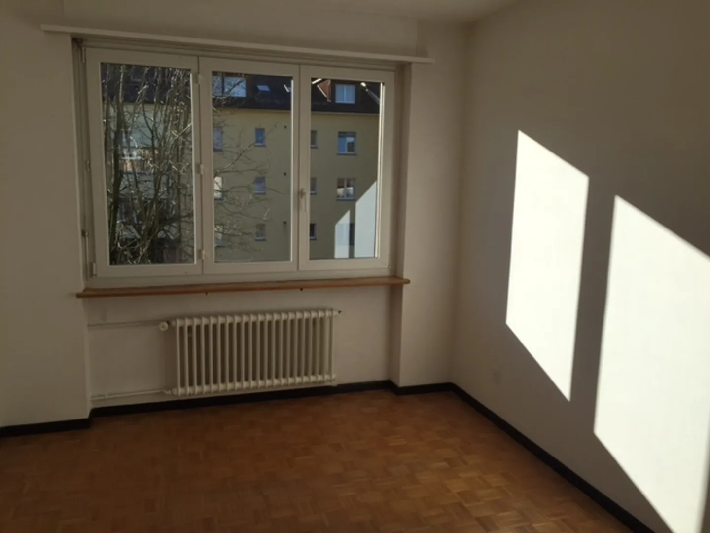 Appartamento di 4,5 stanze situato in posizione tranquilla - Foto 3 di 5