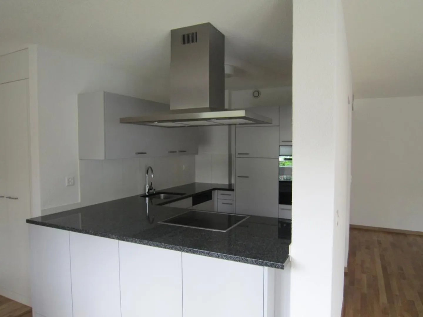 Appartement calme de 5,5 pièces, zone résidentielle rurale près de Berne - Photo 4 sur 8