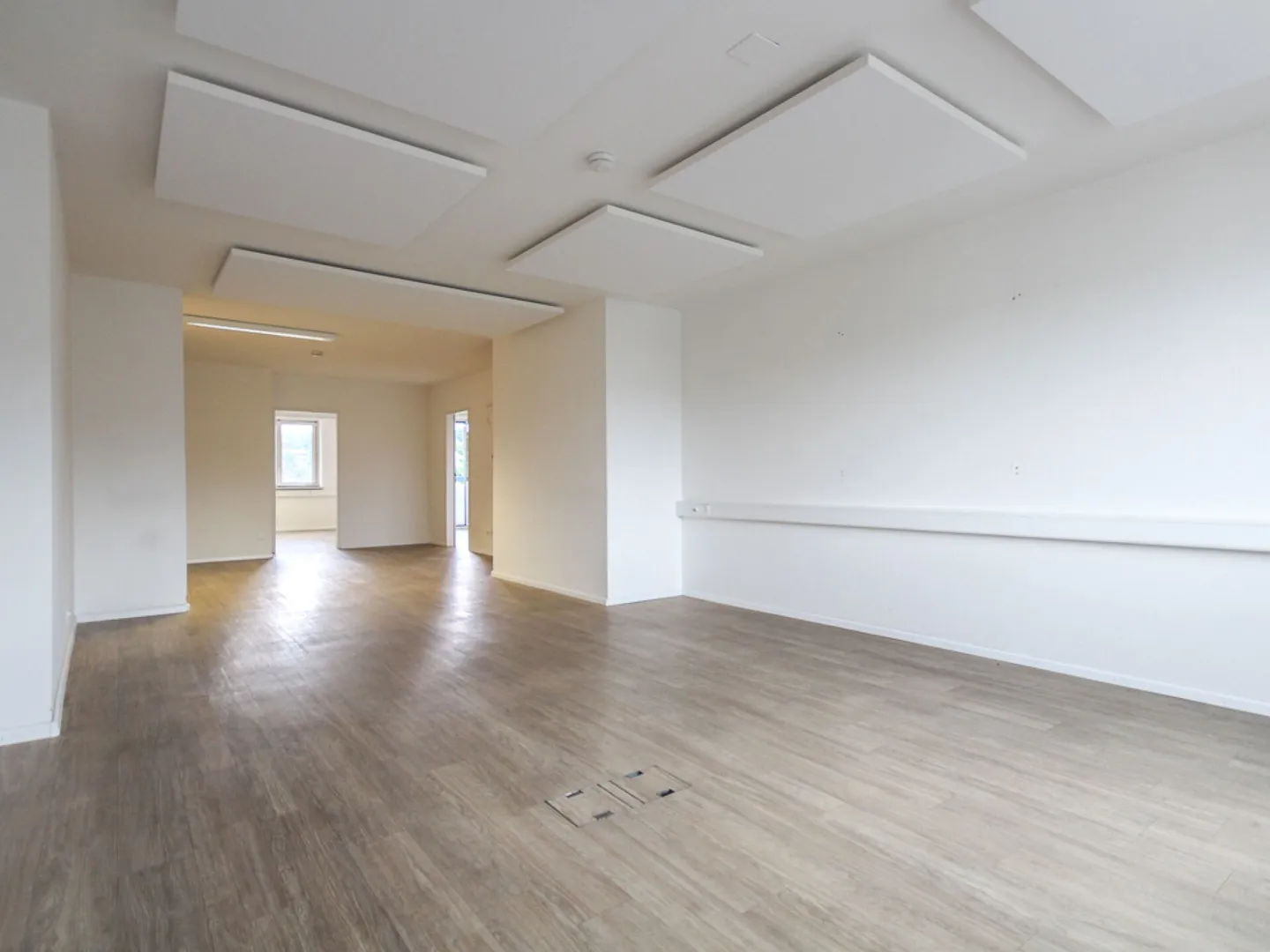 Büro- oder Praxisräumlichkeiten in Binningen - Foto 5 von 26