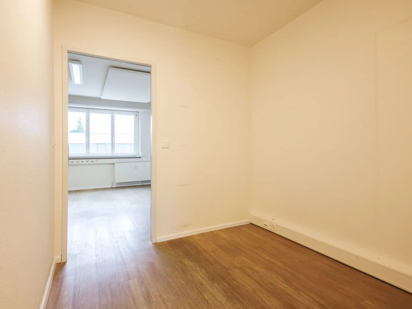 Büro- oder Praxisräumlichkeiten in Binningen - Foto 6 von 26