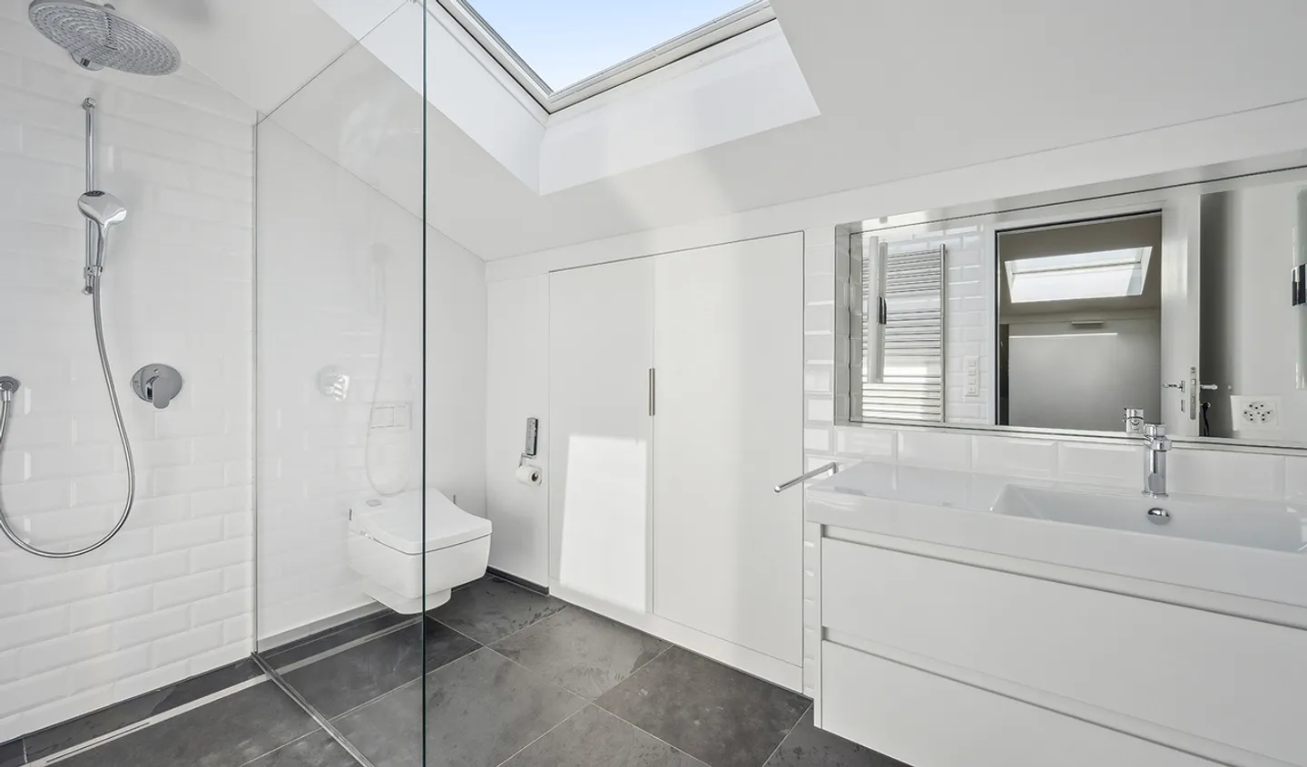 Spacious studio with a lot of charm in the tax-friendly Meggen - Photo 3 of 4
