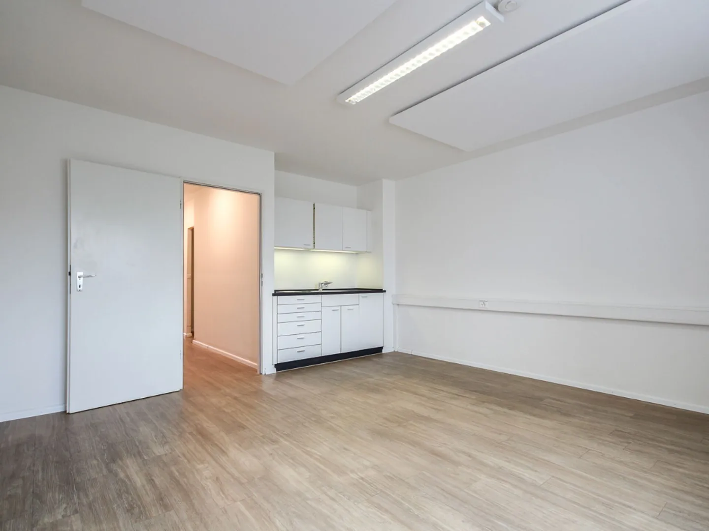 Büro- oder Praxisräumlichkeiten in Binningen - Foto 14 von 26